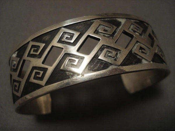 Museum Vintage Hopi wave And See Thru Silver Bracelet Old