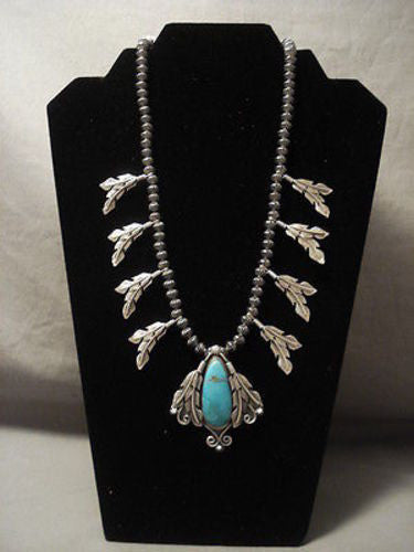 ADVANCED WORKMANSHIP VINTAGE NAVAJO HOGAN SILVER BEAD TURQUOISE FEATHER NECKLACE