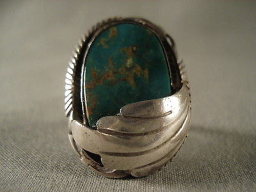 MUSEUM VINTAGE NAVAJO ""CUVILINEAR MASK"" SILVER RING OLD