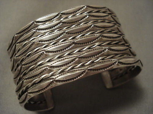 FABULOUS VINTAGE NAVAJO 11 SHANK SILVER BRACELET OLD