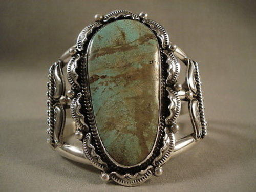 TOWERING VINTAGE NAVAJO ""GREEN SPIDERWEB TURQUOISE"" SILVER BRACELET