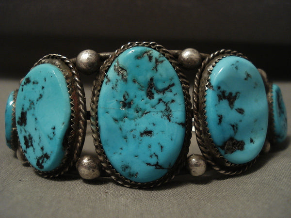 Striking Vintage Navajo 'Graduating Turquoise' Silver Bracelet Old