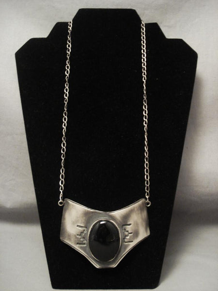 Important Vintage Navajo huge Jet Silver Necklace